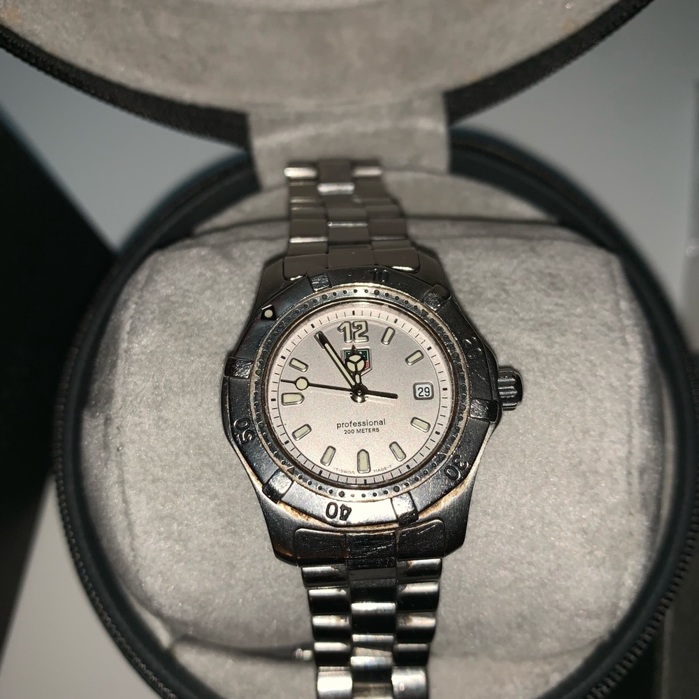 Ladies Tag Heuer Watch - 2000 Series